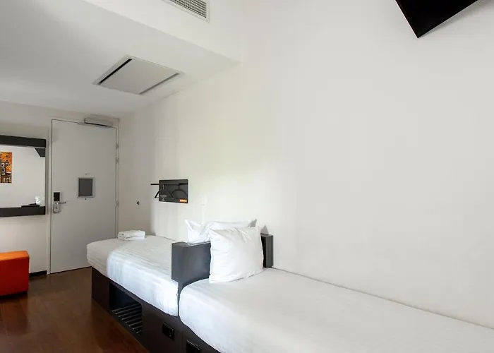 Easyhotel Centre South