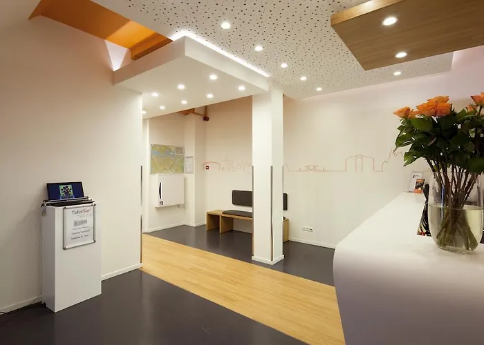 Easyhotel Centre South 2*