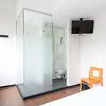 호텔 Easyhotel Centre South 2*