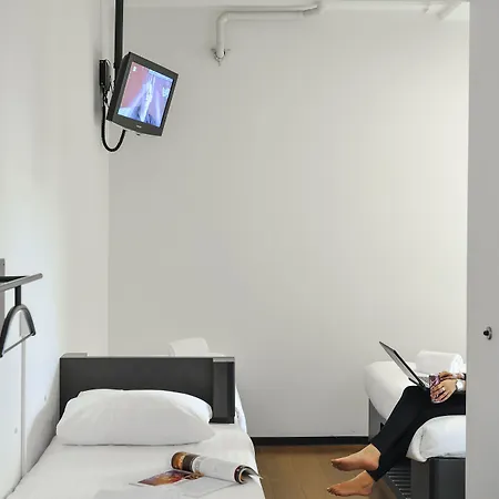 Easyhotel Centre South فندق