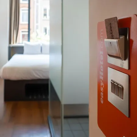 호텔 Easyhotel Centre South 2*