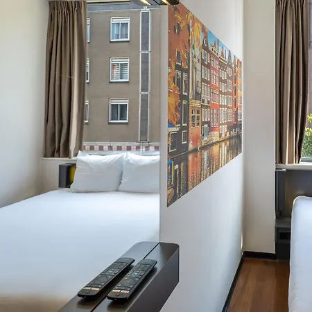 Easyhotel Centre South 2*