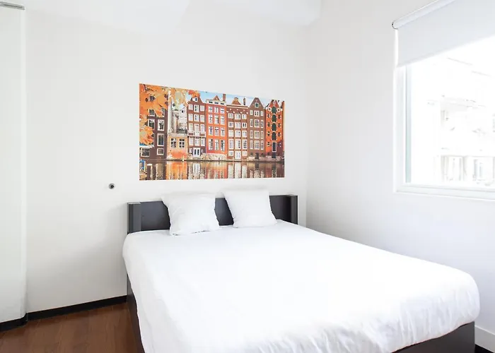 Easyhotel Centre South ホテル