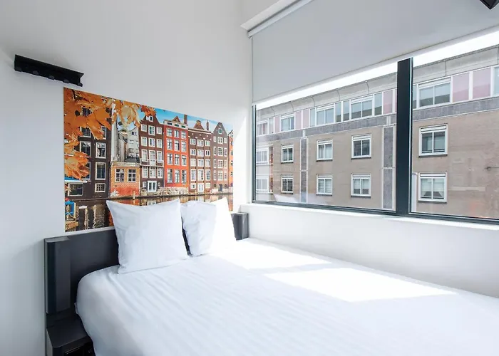 Easyhotel Centre South 2*