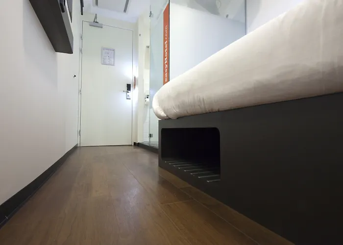 Easyhotel Centre South ホテル