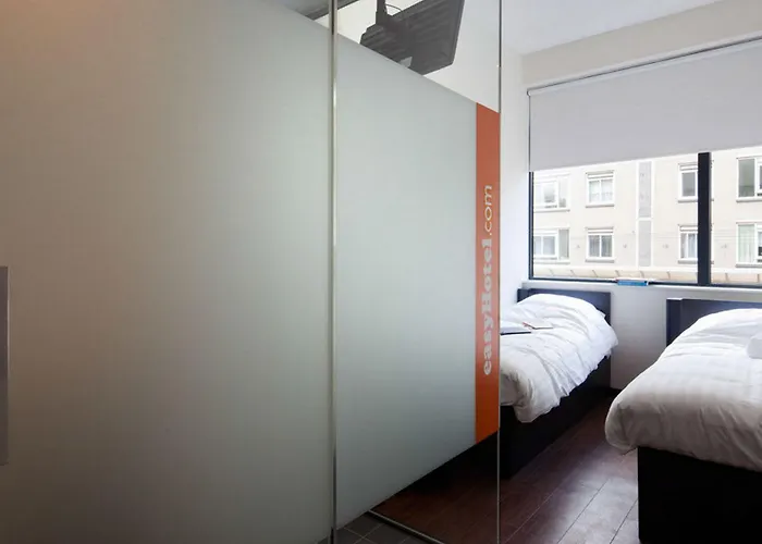 Easyhotel Centre South ホテル 2*