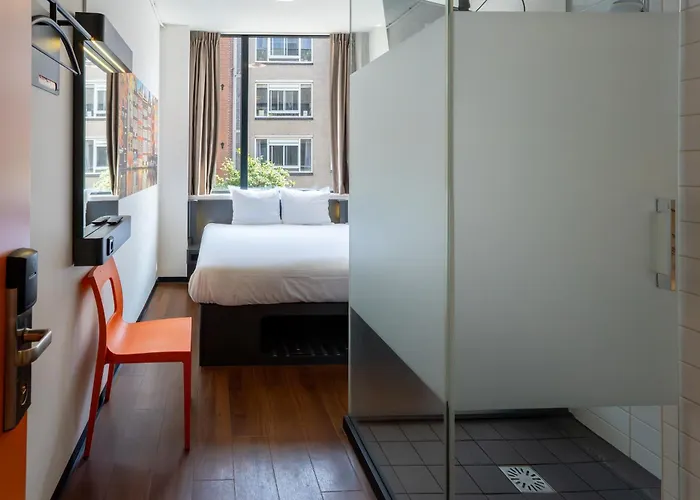 Easyhotel Centre South ホテル