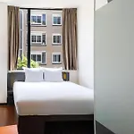 호텔 Easyhotel Centre South 2*