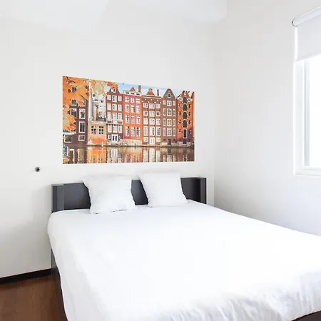 Easyhotel Centre South מלון