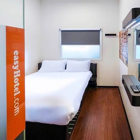 Easyhotel Centre South