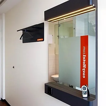 Easyhotel Centre South 2* אמסטרדם