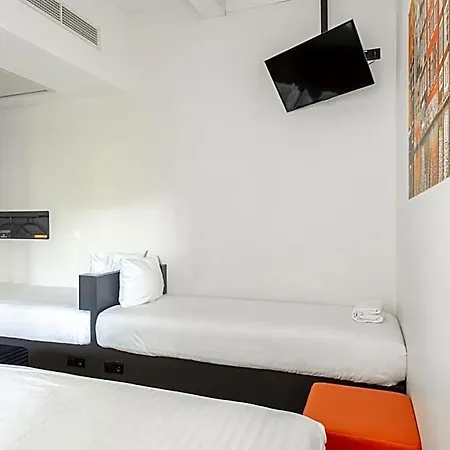 Easyhotel Centre South מלון 2*