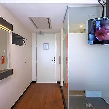 מלון Easyhotel Centre South