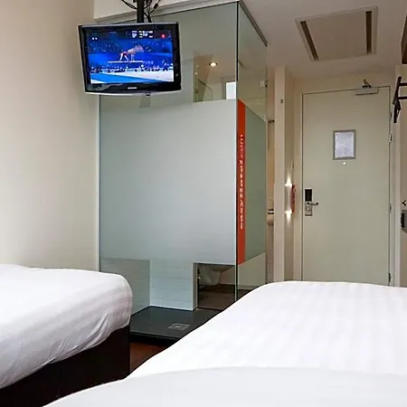Easyhotel Centre South מלון