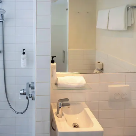 Easyhotel Centre South 2*