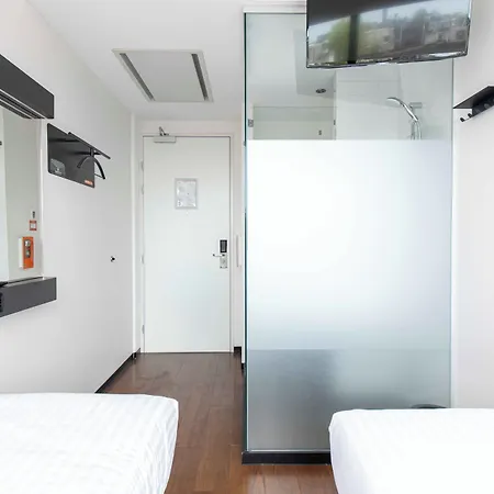 Easyhotel Centre South 2*