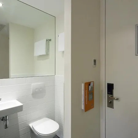 Отель Easyhotel Centre South Амстердам