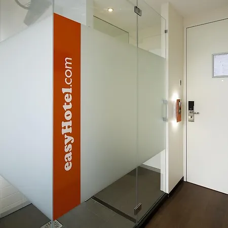 Easyhotel Centre South