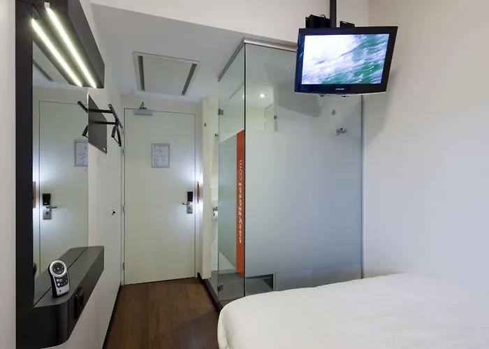 Hotel Easyhotel Centre South 2*