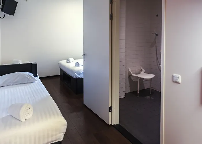 Easyhotel Centre South 2*