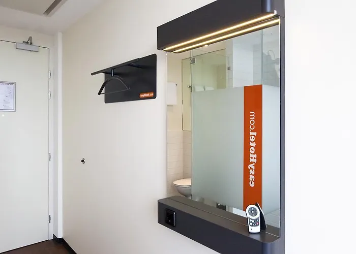 Easyhotel Centre South 2*