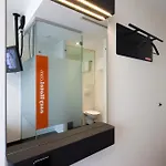 Ξενοδοχείο Easyhotel Centre South 2*