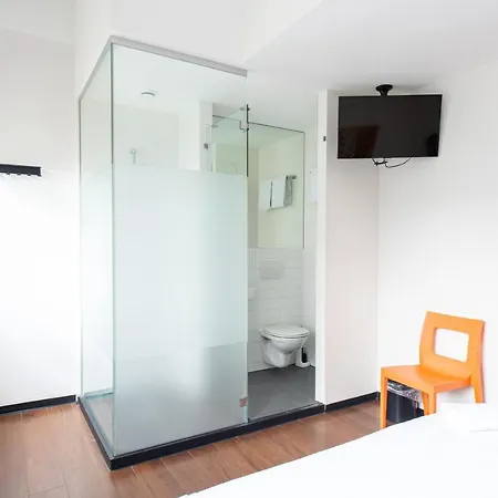 Hotel Easyhotel Centre South 2*