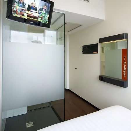 Hotel Easyhotel Centre South 2*
