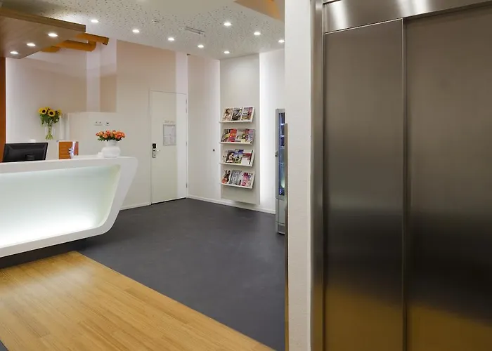 Easyhotel Centre South Otel