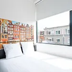 Easyhotel Centre South 2*