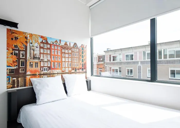 Easyhotel Centre South 2*