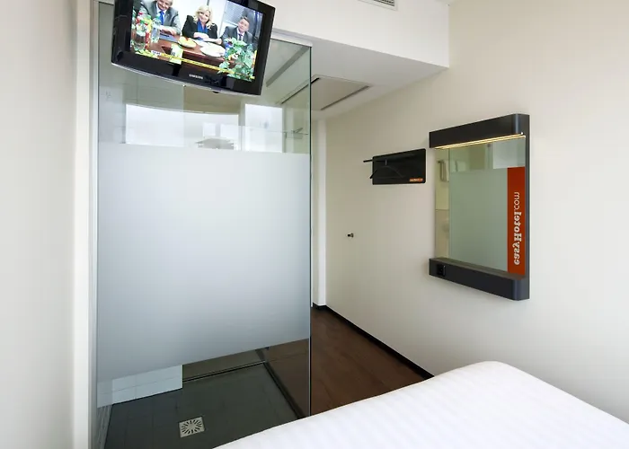 Hotel Easyhotel Centre South 2*