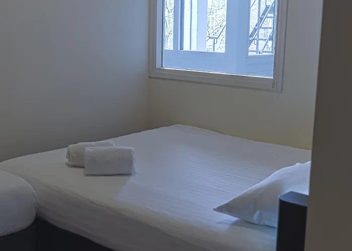 Easyhotel Centre South 2*